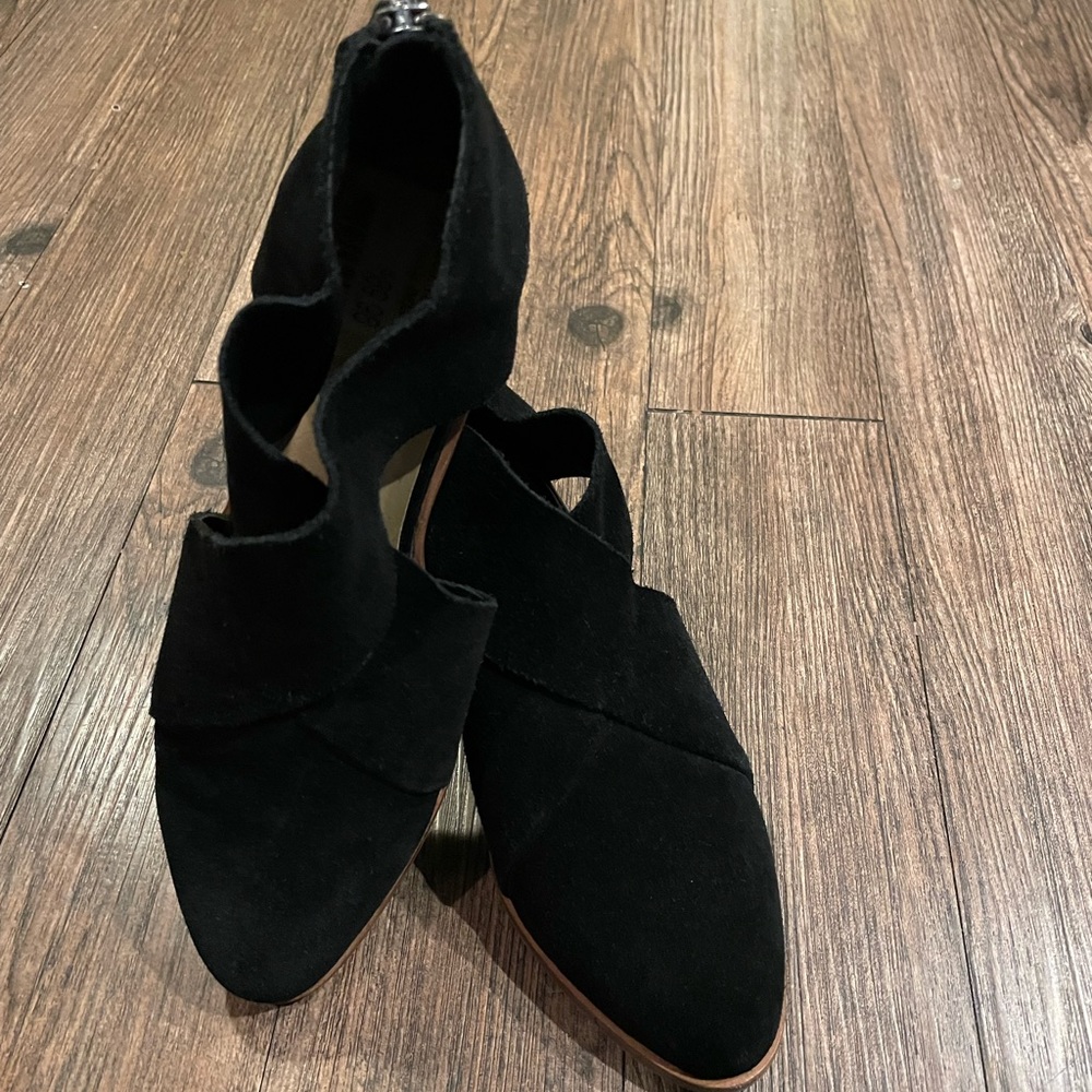 Dolce Vita Black suede shoe